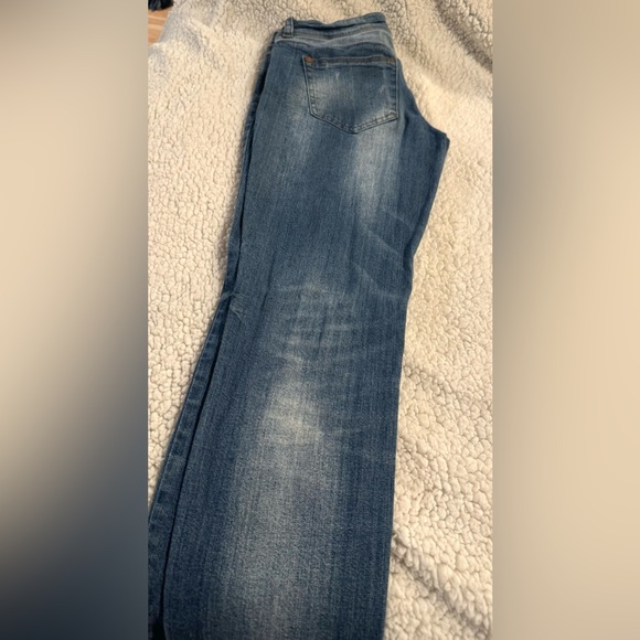 Ripped jeans! Barely worn. 🌟🌟 - Picture 2 of 6